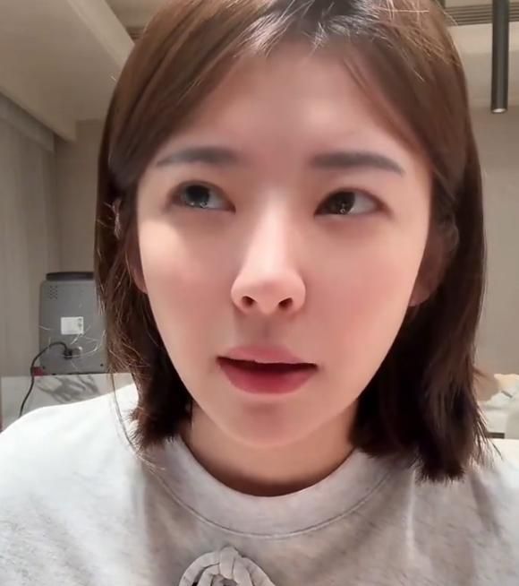 黄一鸣女儿被虐待！直播诉苦以泪洗面，如今终于遭到了“反噬”