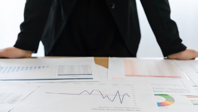 只按一键,瞬间自动美化报表格式!职场新人都能用,不用手动调!