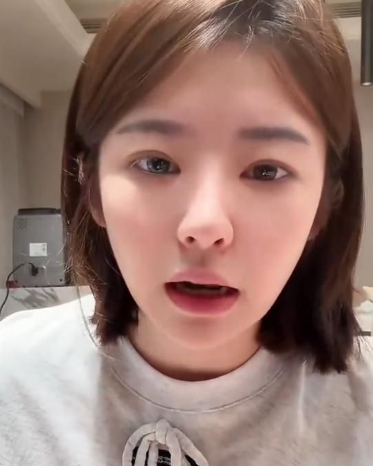 黄一鸣女儿被虐待！直播诉苦以泪洗面，如今终于遭到了“反噬”