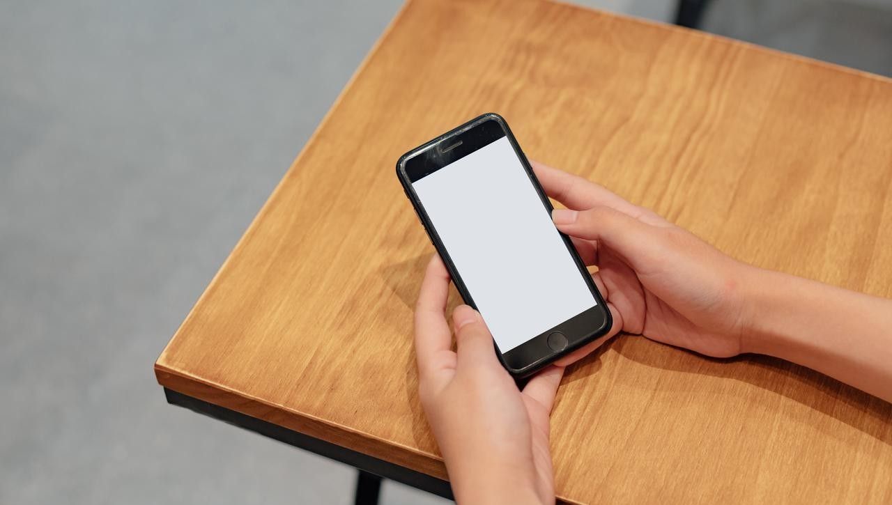 手机越用越卡，别急着换新的！这几招让它提升流畅度！