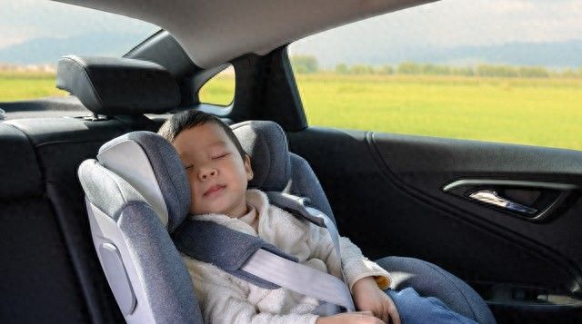 荣威iMAX8儿童锁设置全攻略：守护家庭出行安全的必备指南 - 鹿快