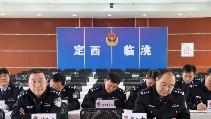 省公安厅网安总队张全词一行到临洮县检查指导网安工作
