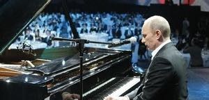 普京大秀外语技能 现场抓包犯错词的翻译 调侃其是土匪 - 鹿快