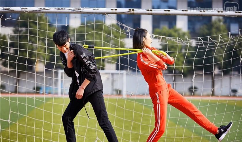 谁说非要Nike,Adidas才好看,入手不吃土同样帅炸的还有它!