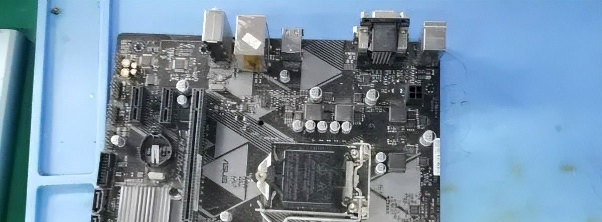 电脑蓝屏是什么缘由?是显卡坏了?还是内存条坏了,