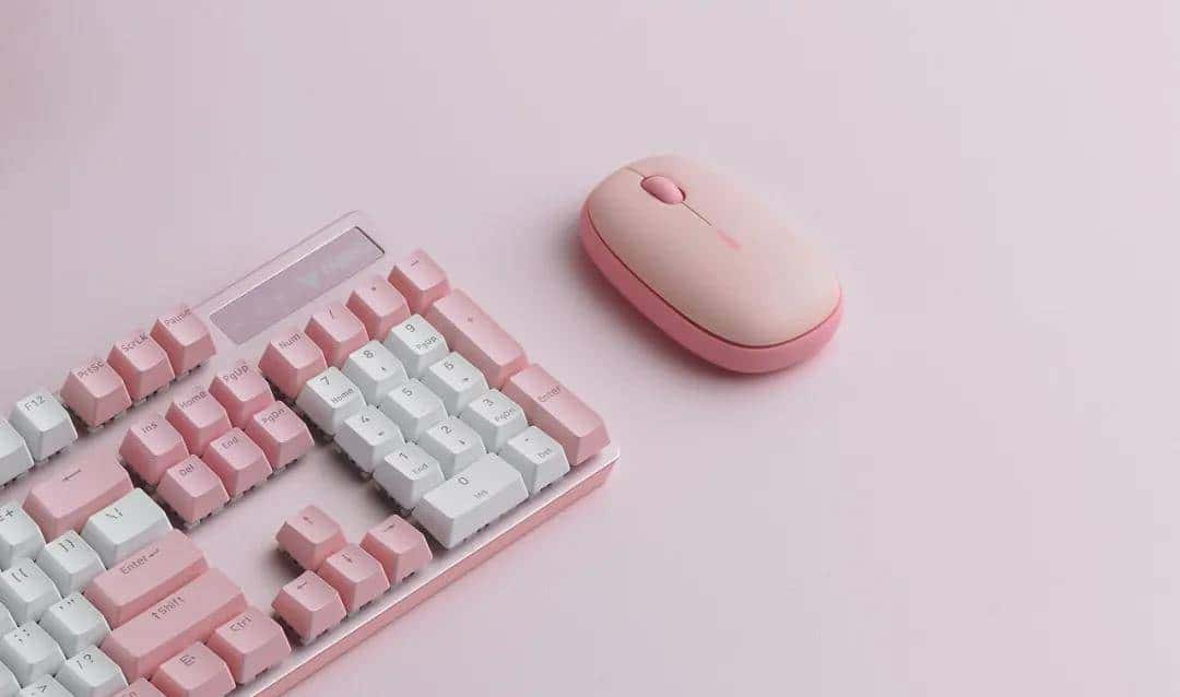 粉色能做到不腻的，应该就是这把雷柏新发布V500PRO游戏机械键盘