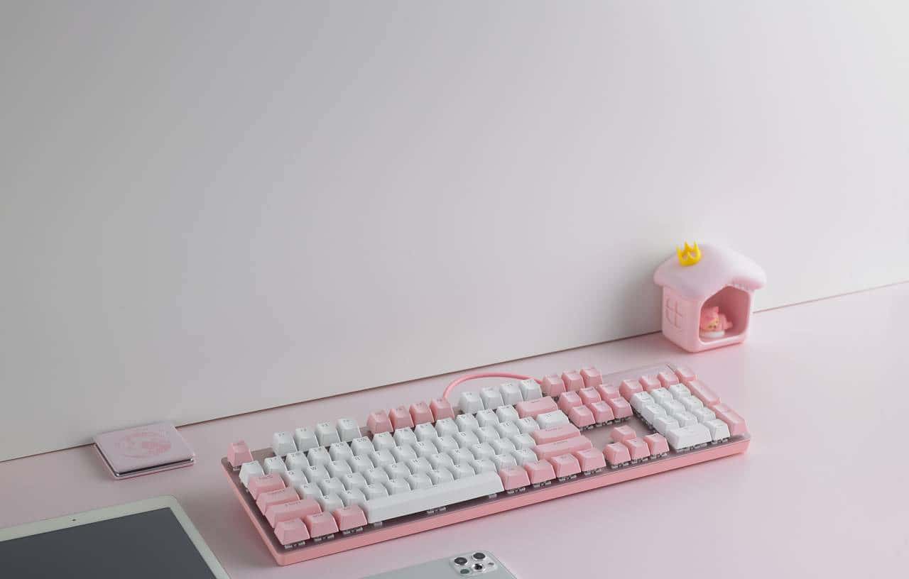 粉色能做到不腻的，应该就是这把雷柏新发布V500PRO游戏机械键盘