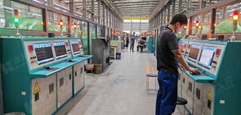 操作台：压机设备的智能神经中枢与高效生产指挥官 - 鹿快