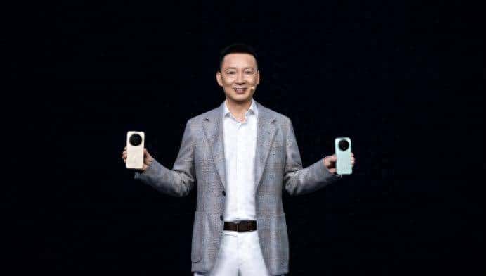 荣耀Magic8重新定义智能手机:具备生命感的自进化AI终端