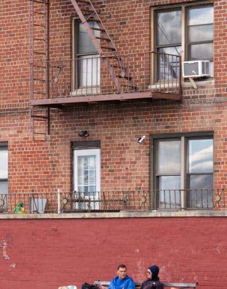 纽约时报|为何不欢迎你坐下?纽约的公共长椅正在缓慢消亡