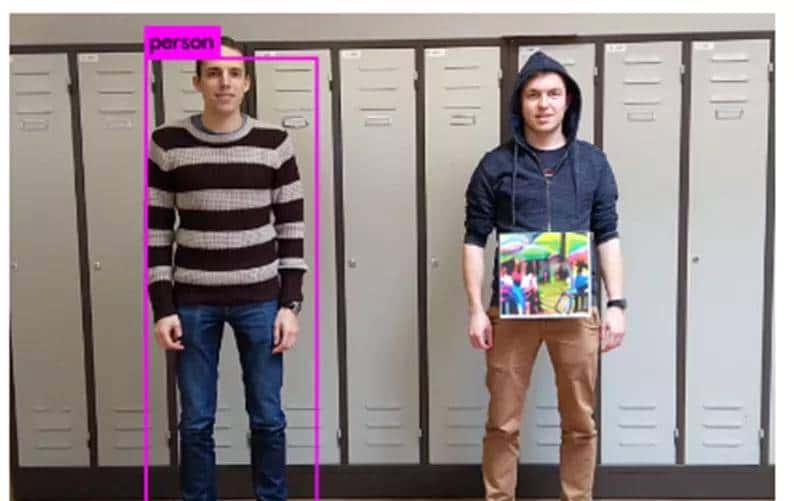 清华博士用小灯泡骗过红外识别,首次让红外检测性能直降34% - 鹿快