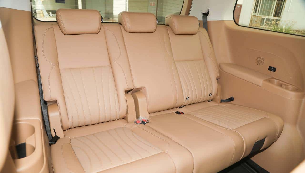 7.3s破百，油耗5.4L+续航1150km，7座布局，瑞风RF8好开又好坐！