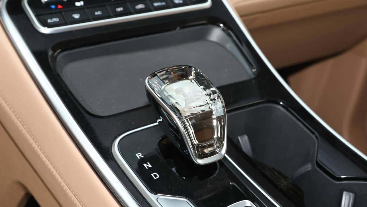 7.3s破百，油耗5.4L+续航1150km，7座布局，瑞风RF8好开又好坐！