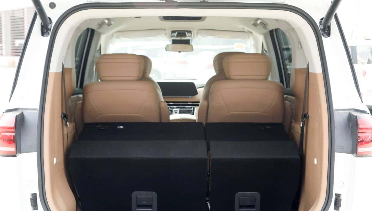 7.3s破百，油耗5.4L+续航1150km，7座布局，瑞风RF8好开又好坐！