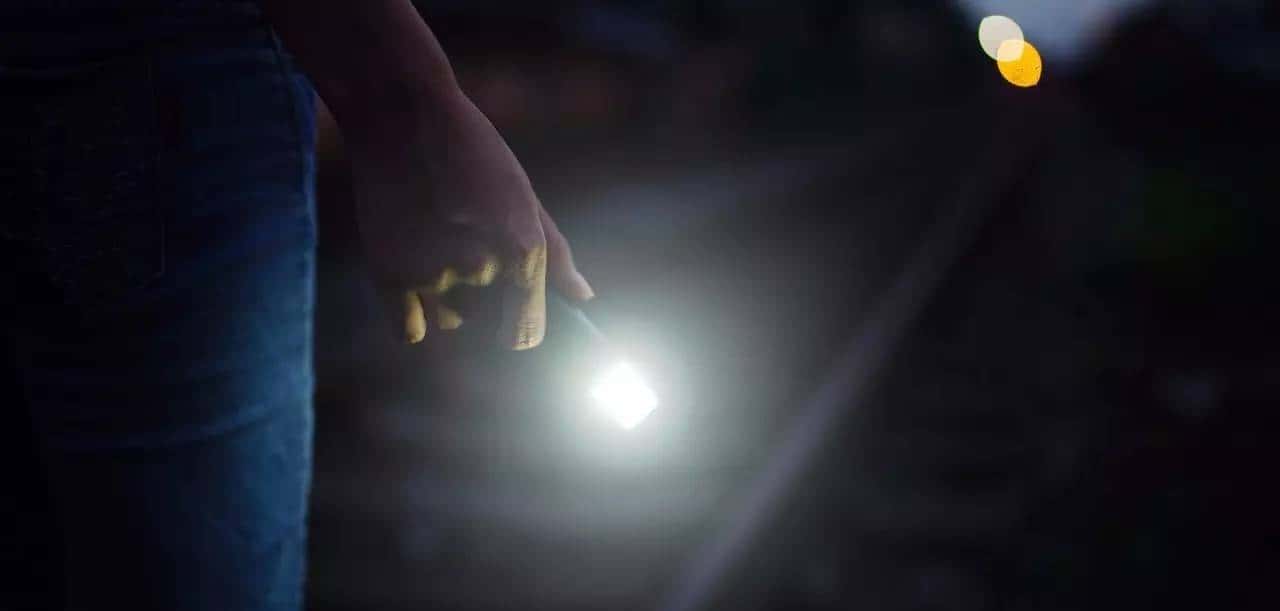 天黑没灯就是瞎！帮你挑了13款灯应付各种黑夜！