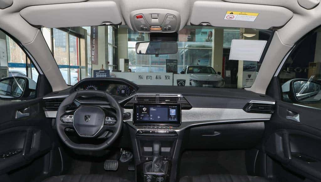 标致408：法系底盘真香，颜值能打！花小钱办大事