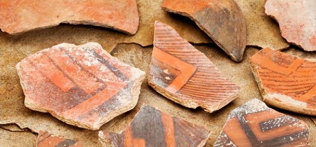 78年河南树坑出现红陶片，一人挖出陶缸，24年后才知是国宝中国宝