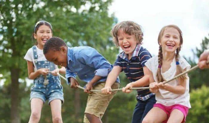 "我想把保姆的眼睛戴在手链上。"童言无忌,但怎么越听越惊悚 - 鹿快