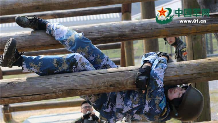 国防科大的特战训练，为你骄傲鼓掌！