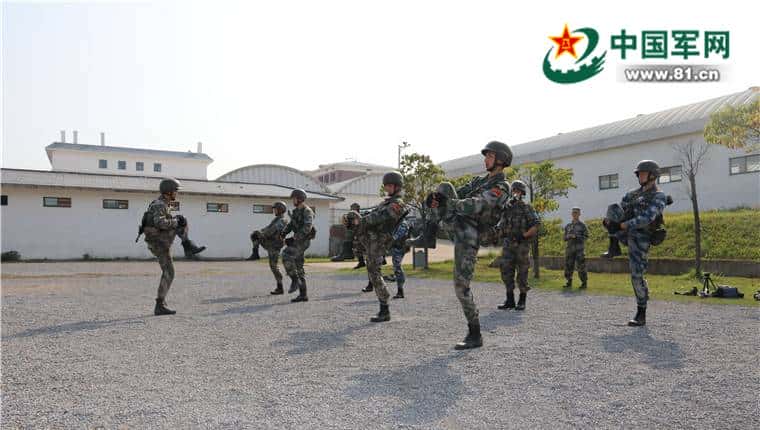 国防科大的特战训练，为你骄傲鼓掌！