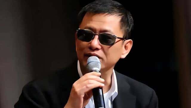 王家卫跌落神坛,滤镜碎了一地! - 鹿快