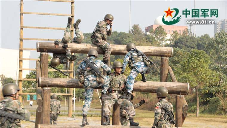 国防科大的特战训练，为你骄傲鼓掌！
