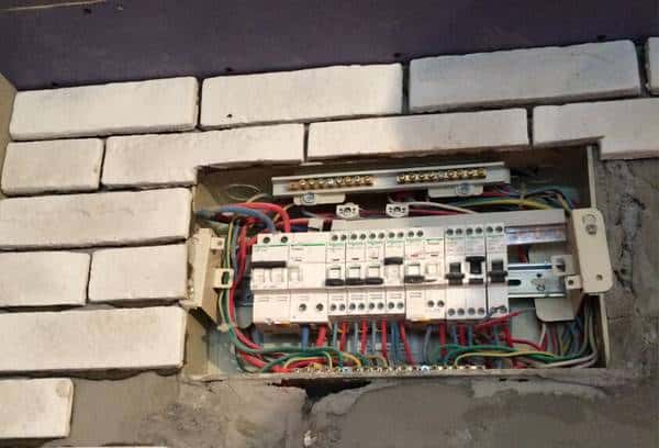 滚蛋吧！变压器君—浅谈家装220V+110V双供电的实现要点