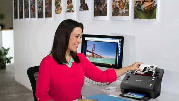 爱普生发布FastFoto FF-640扫描仪 可以每秒扫描一张照片