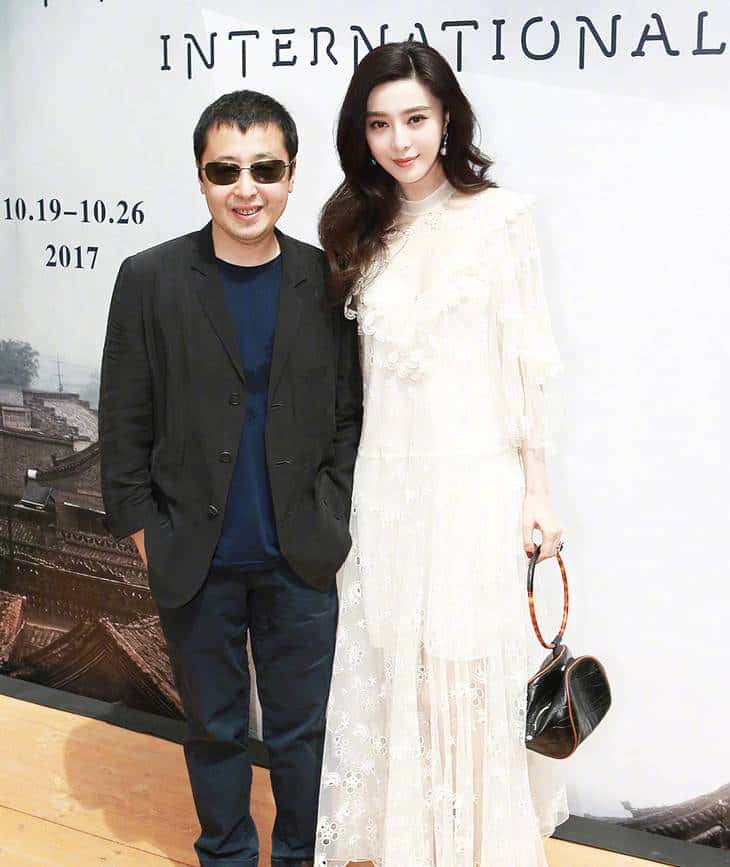 听说美的人儿都在穿这条小白裙！不信你看Baby、诗诗和汤唯