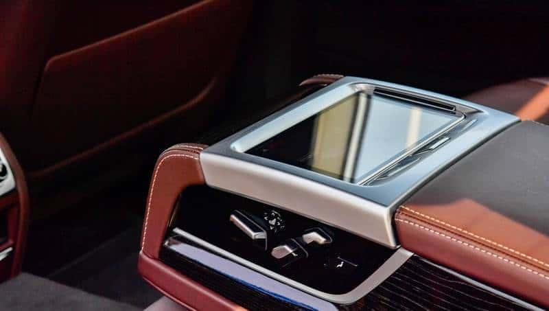 替有钱人操心系列：宝马7系比奔驰S级好在哪里？