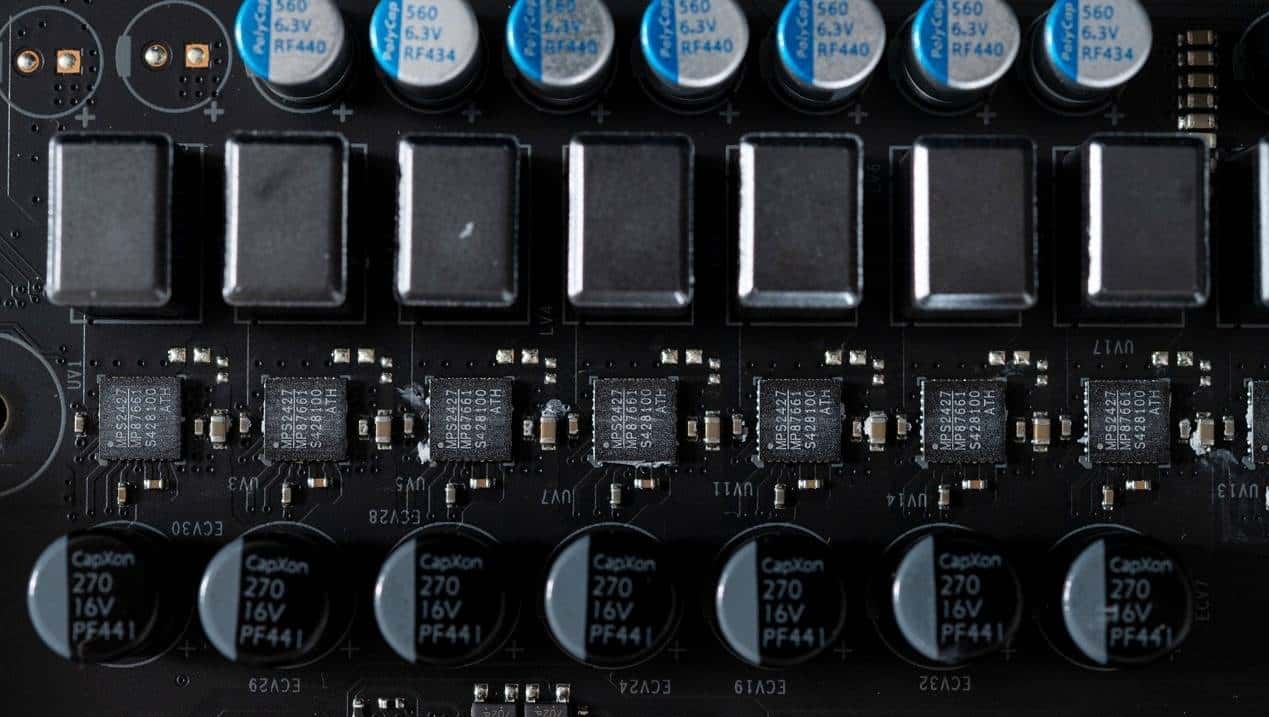 蓝宝石AMD RADEON Pulse 脉动 B650M WIFI主板评测:能打能超的性价比之王