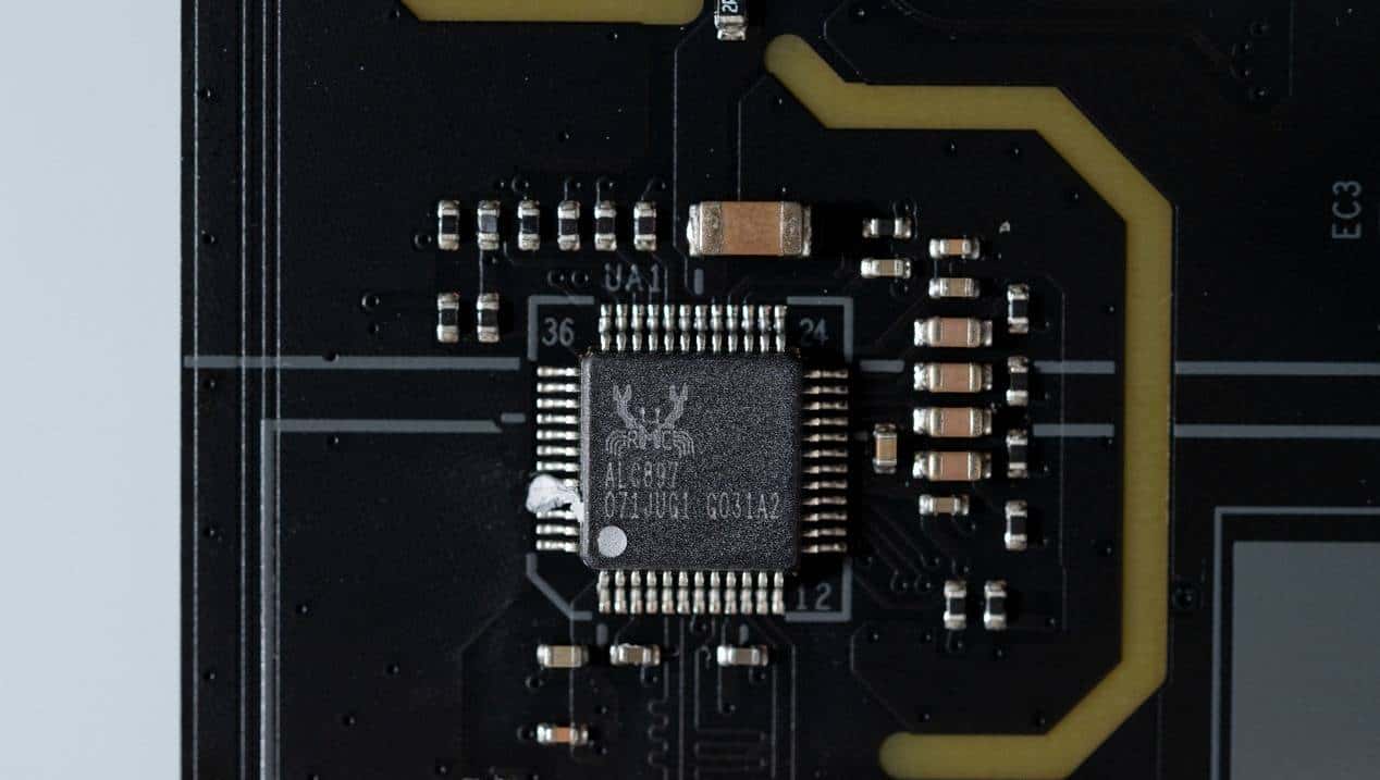 蓝宝石AMD RADEON Pulse 脉动 B650M WIFI主板评测:能打能超的性价比之王