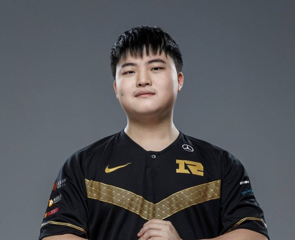 一队一人第一期RNG:uzi