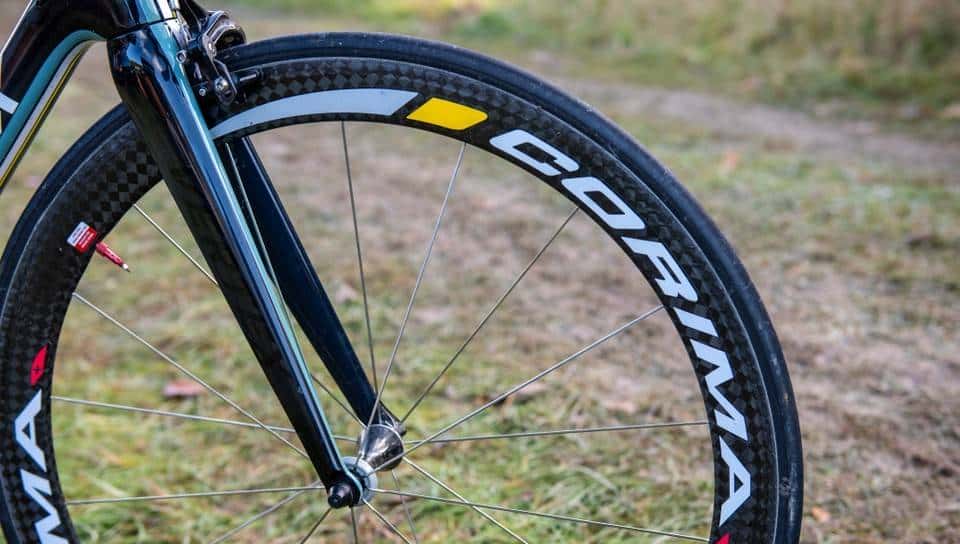 还有哪里可以锯掉？赛场上的9辆超轻公路车