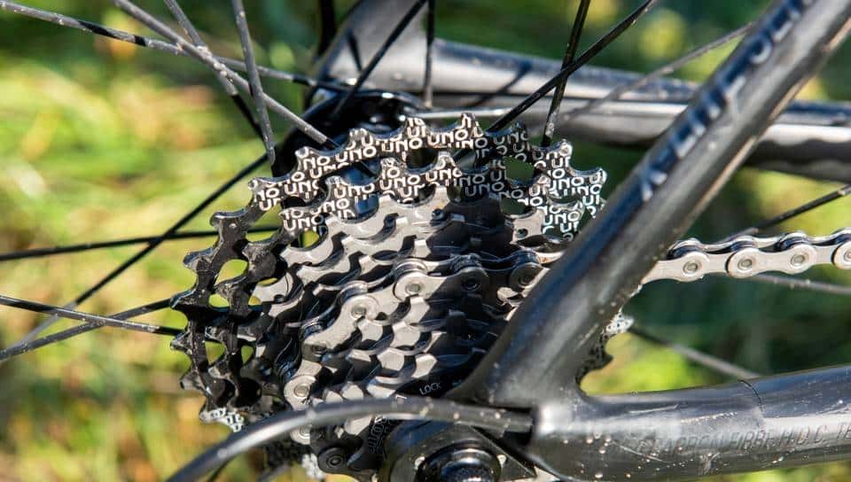 还有哪里可以锯掉？赛场上的9辆超轻公路车