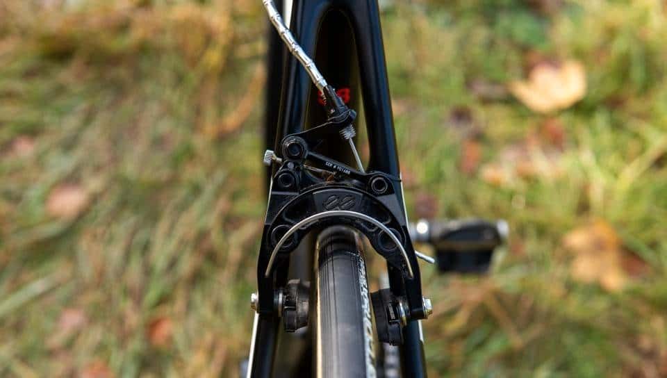 还有哪里可以锯掉？赛场上的9辆超轻公路车