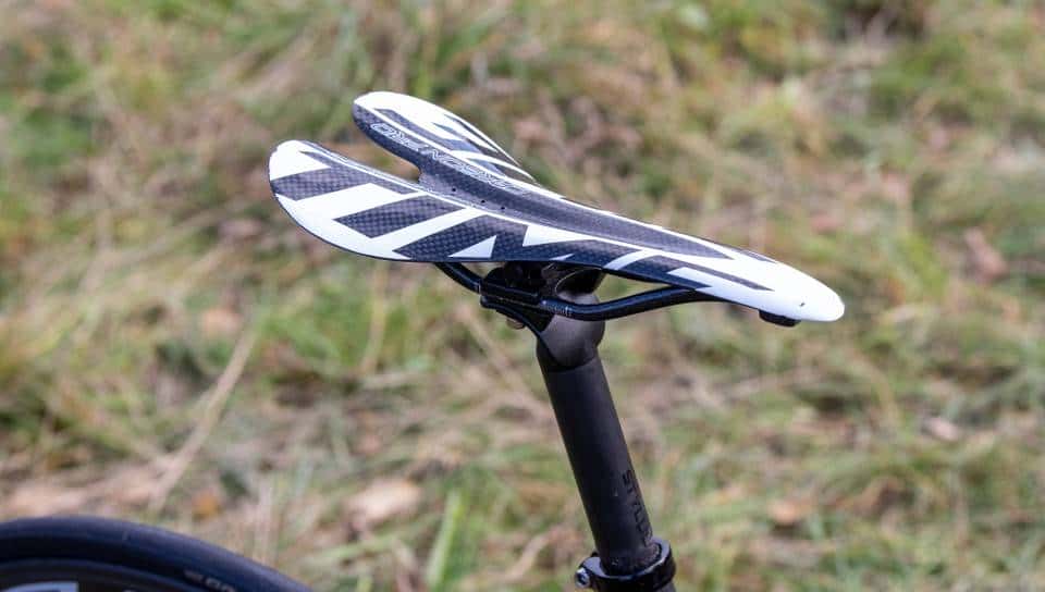 还有哪里可以锯掉？赛场上的9辆超轻公路车