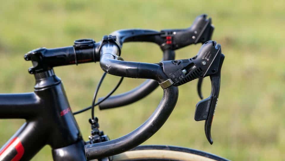 还有哪里可以锯掉？赛场上的9辆超轻公路车