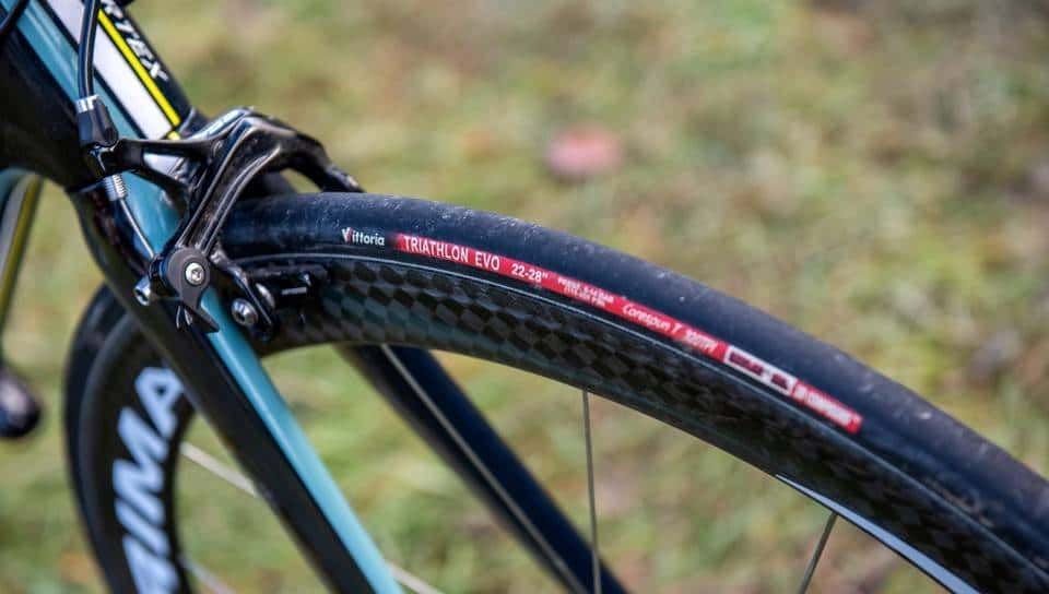 还有哪里可以锯掉？赛场上的9辆超轻公路车