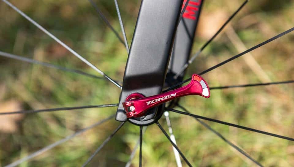 还有哪里可以锯掉？赛场上的9辆超轻公路车