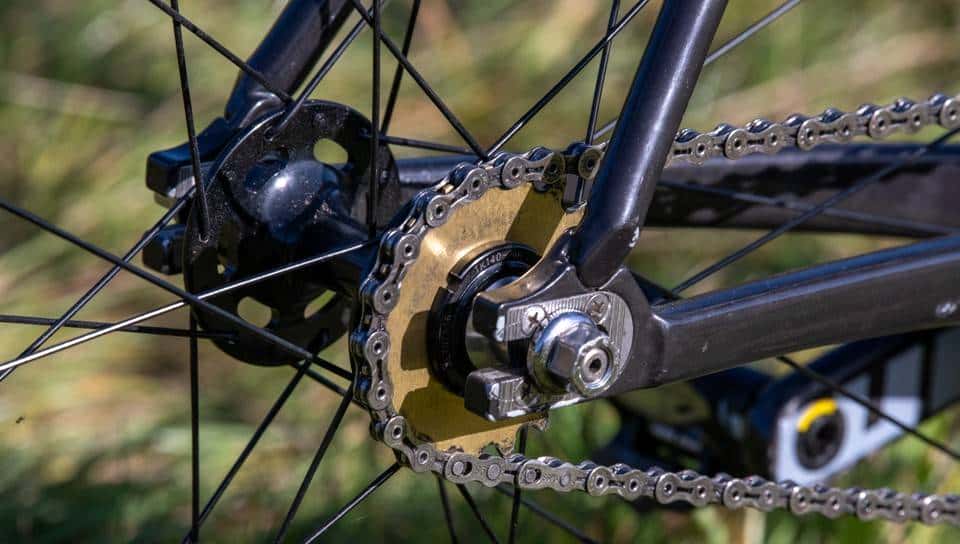 还有哪里可以锯掉？赛场上的9辆超轻公路车