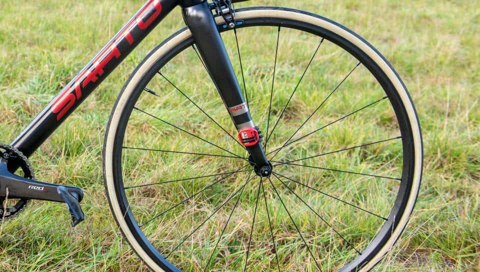 还有哪里可以锯掉？赛场上的9辆超轻公路车