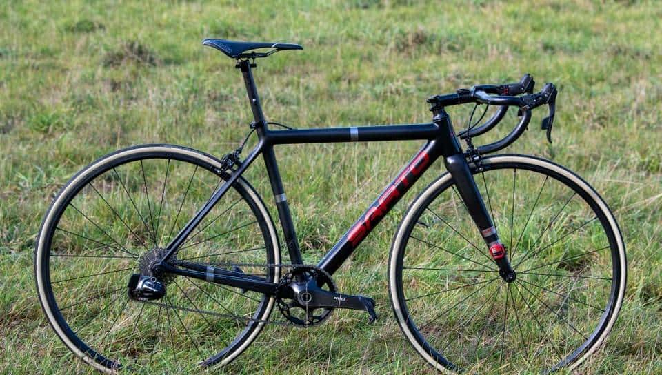 还有哪里可以锯掉？赛场上的9辆超轻公路车