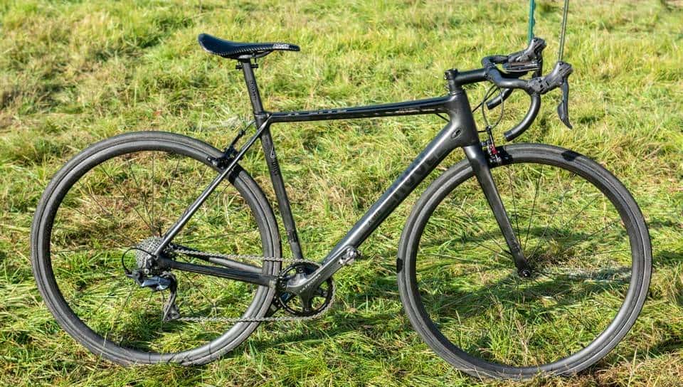 还有哪里可以锯掉？赛场上的9辆超轻公路车