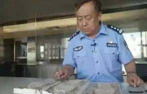 公安部刑侦局向全国刑侦战线战友们家属们致以节日的问候和良好的祝愿！