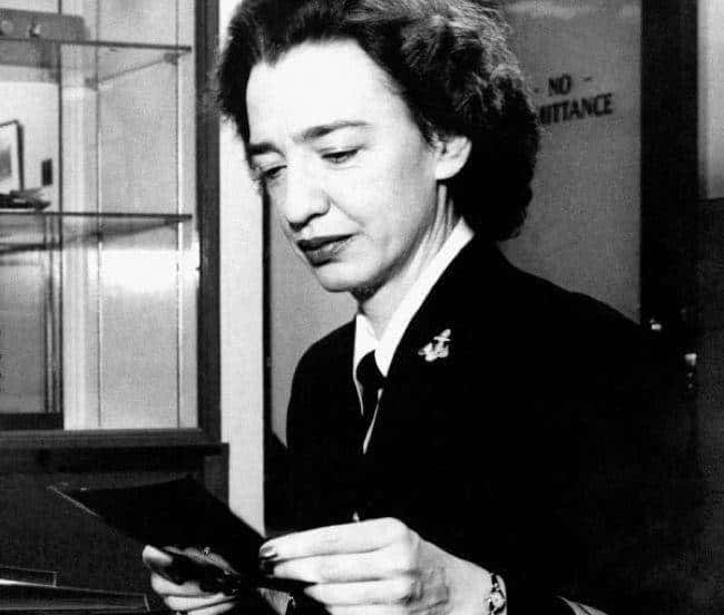 4纳米 GPU 诞生！800亿晶体管AI性能暴增，黄仁勋要拿它构建元宇宙