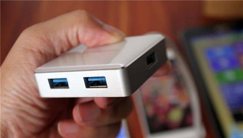 实测这个集线器接口完爆电脑原配USB 3.0接口，真让人汗颜