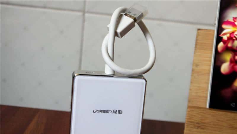 实测这个集线器接口完爆电脑原配USB 3.0接口，真让人汗颜