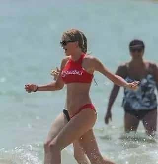 “抖霉恋”假戏还是真做？英国群众依旧没放过。。。