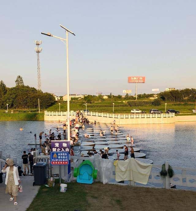 秦淮上游的鱼鳞坝，玩的人许多，但南京人很少知道